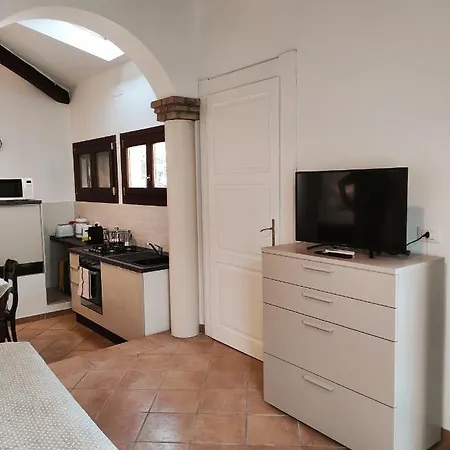 Via Zagarelli Alle Mura 80 *