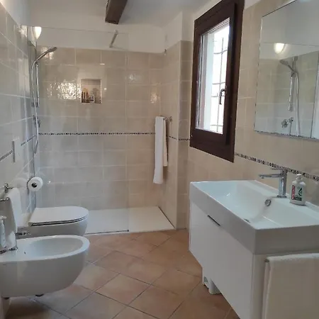 Via Zagarelli Alle Mura 80 라벤나