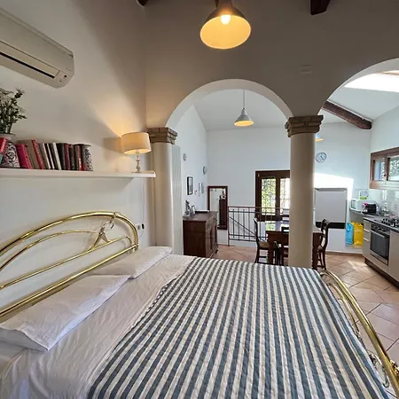 Via Zagarelli Alle Mura 80 *